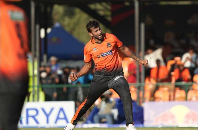 एनपीएलः विराटनगरलाई ८ रनले हराउँदै चितवन राइनोजको विजयी सुरुवात